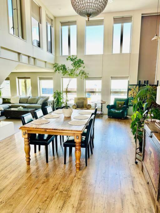 Stunning New York Loft Gallery Christchurch Extérieur photo