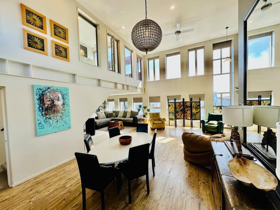 Stunning New York Loft Gallery Christchurch Extérieur photo