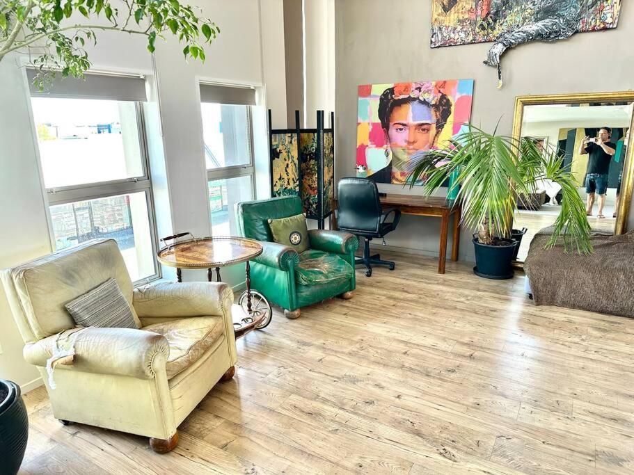 Stunning New York Loft Gallery Christchurch Extérieur photo