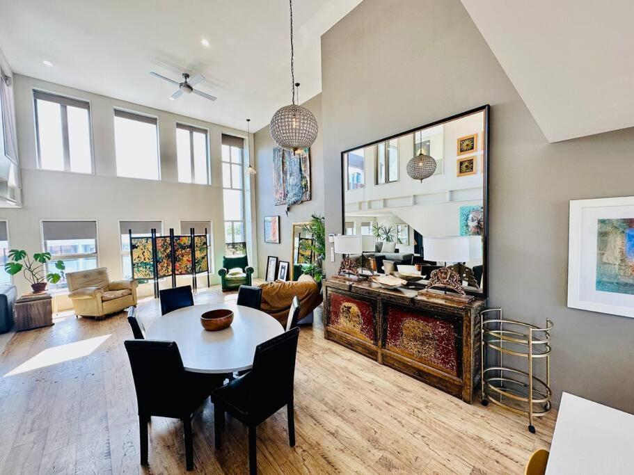 Stunning New York Loft Gallery Christchurch Extérieur photo